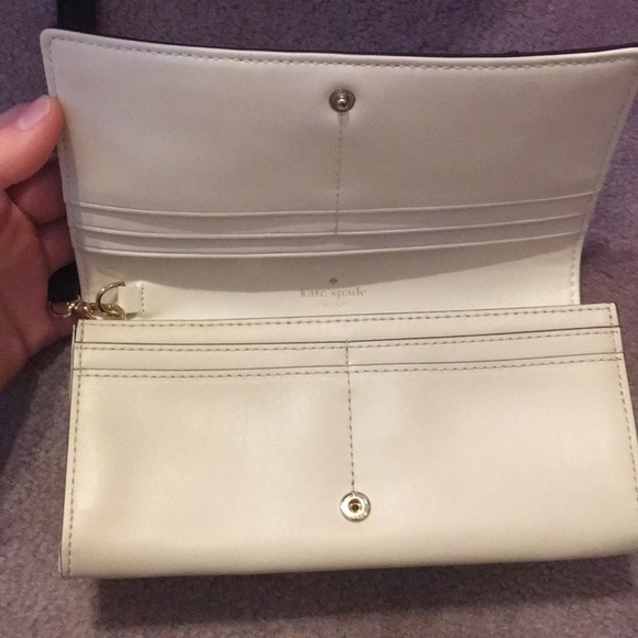 NEW Kate Spade wristlet - Picture 2 of 5